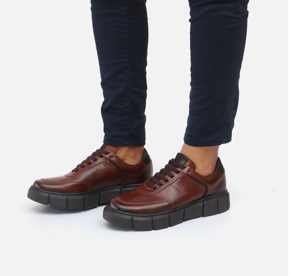 Tênis Mosc Tratorado em Couro